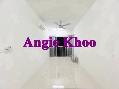 776sqft RENOVATED 2 Car Park THE CLOVERS Sungai Ara [KEY WITH ME]