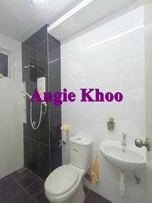 776sqft RENOVATED 2 Car Park THE CLOVERS Sungai Ara [KEY WITH ME]