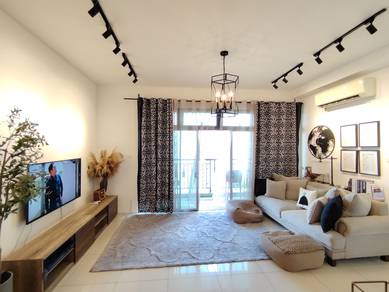 3 bedrooms 8scape Residences, Taman Perling ~Nice Renovate Pool View