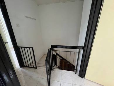 Facing Open ! Double Storey Terrance Zaharah Fasa 2 Puncak Alam