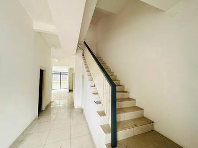 ( Below Market ) 2.5 storey House, Lake Club Parkhomes Rawang