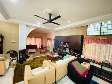 HUGE LAND SPACIOUS RENO Double Storey BUNGALOW SS 3/80 Petaling Jaya
