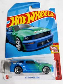 Hot Wheels Custom 07 Ford Mustang falken