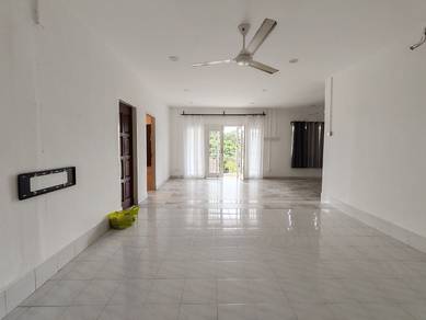 Country type bungalow in Tanjung Bungah for sale