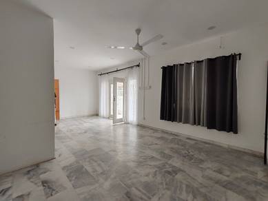 Country type bungalow in Tanjung Bungah for sale
