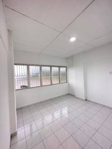 GLUGOR NEAR USM BLOCK 33 APARTMENT 3-Bedrooms Renovated 1-Carpark