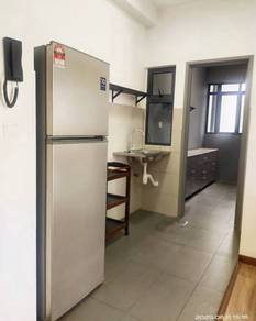 The Garden Condominium | Corner Unit 989 Sqft | Partially Furnished