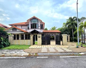 Double Storey Corner Lot Bungalow House Aman Perdana Klang