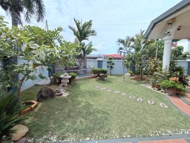 For Sale 2.5 Storey Bungalow House