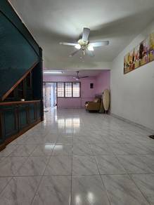Desa Cemerlang 2Tingkat Rumah Kos Rendah