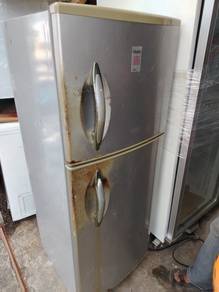 Haier 2 Door Silver Fridge TD716