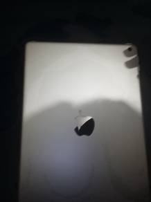 ipad 8th generation 128 gb still good condition 