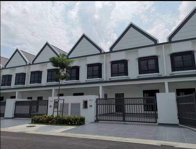 Eco Summer / Kingston 2-Storey Terrace House / AUstin / Crest