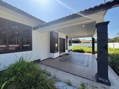 Rumah Banglo Setingkat Jalan Pahlawan, Merlimau, Melaka
