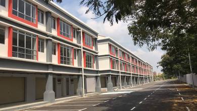 Salak Perdana Business Park 3 Storey Shop Facing Condominium For Sale