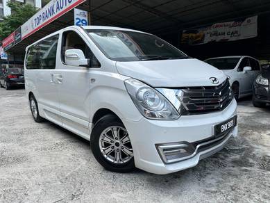 Hyundai GRAND STAREX 2.5 ROYALE DELUXE (A)