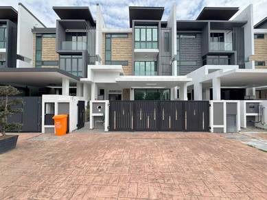 FACING OPEN 3 Storey Superlink Anggun Kirana Setia Alam