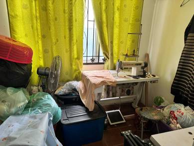 Rumah Semi-D Taman Jelok Impian Kajang - Siap Renovate dan Tanah Luas