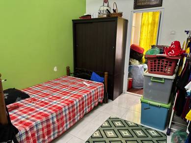 Rumah Semi-D Taman Jelok Impian Kajang - Siap Renovate dan Tanah Luas