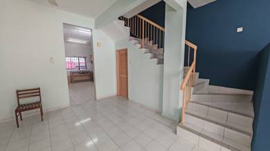 {BEST RENT}2 Storey Prima Saujana Kajang-4Bilik Basic Unit-New Painted