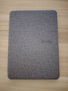 Amazon All-New 10th Gen Kindle E-reader 6″ Glare
