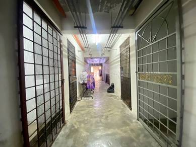 LEVEL 3 Flat Taman Desaria Blok N Taman Desaria PJ