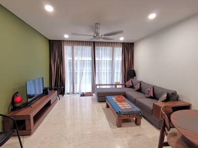 Fully furnished garden unit with front & back garden areas!