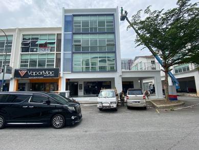 4 sty End corner Office lot with lift Taman Equine park Seri Kembangan