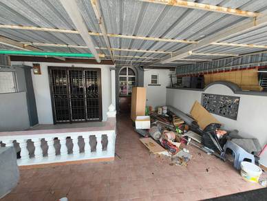1 Tingkat Terrace Pasir Gudang Behind extend