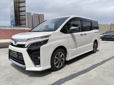 Toyota VOXY 2.0 ZS KIRAMEKI 3 8 SEATER