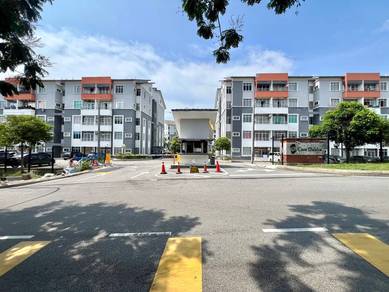 GROUND FLOOR UNIT‼️ Casa Dahlia, Sepang Balcony FACING Taman