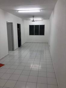 3 bilik Full tiles table top cat baru lift walk up byk pilihan