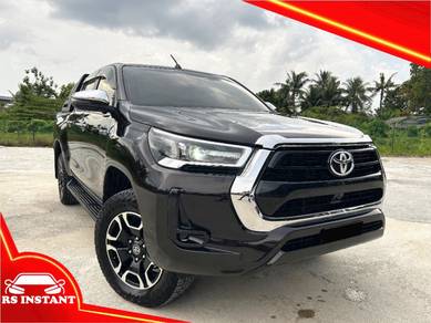TOYOTA HILUX 2.4 V (a) 4WD LOW MILE U/WARRANTY