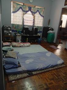 Flat Pkns Sek 8 Shah alam ( Tingkat 5) 2 bilik 1 tandas  ( NEGO)