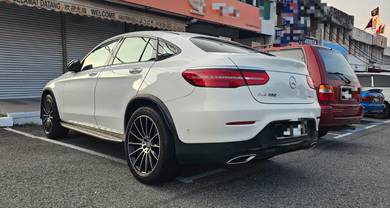 Mercedes Benz GLC250 4MATIC COUPE AMG LINE