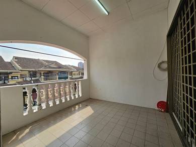 Renovated townhouse at Tmn Setapak Indah for rent