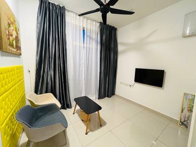 MIDAS SERI ALAM Near Ciq / Low Deposit 2 Bedroom Fully Furnished