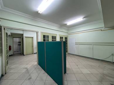 Api-Api Centre [ BLOCK 2 ] First Floor Intermediate Lot