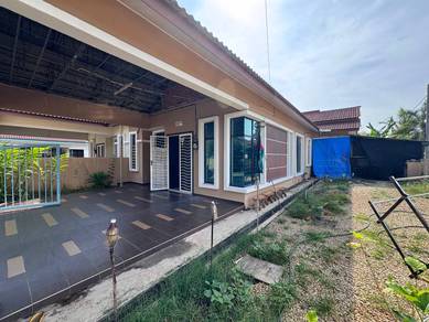 [Corner] Semi D cluster Taman Bukit Larang Indah Telok Mas