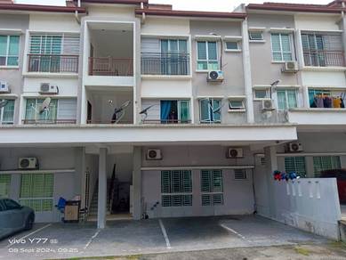 Ground Floor Townhouse at Taman Tropika 2, Sg Tangkas Bangi
