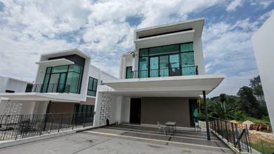 Luxurious 3 Storey Bungalow @ 9 Kayangan, Kayangan Heights
