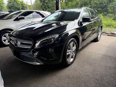 Mercedes Benz GLA180 (CBU) 1.6 (A)