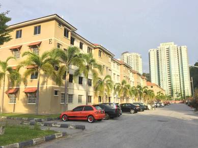 Permai Lake View Apartment