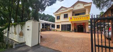 Taman Selayang Baru --- Corner Bungalow --- Freehold