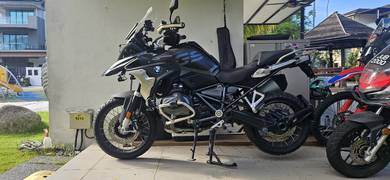 BMW gs1250 triple black