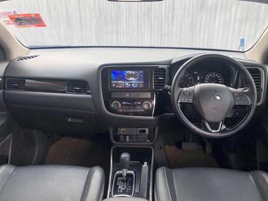 Mitsubishi OUTLANDER 2.0 AWD 2.0 (A)