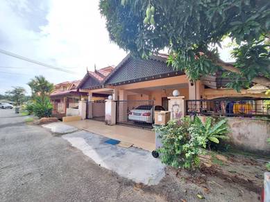 FREEHOLD RENOVATED 2 STOREY SEMI-D SIMPANG 5 BATU PAHAT, Johor