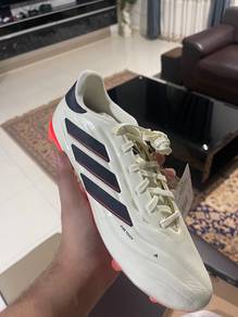 Kasut Bola Adidas