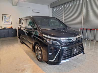 Toyota VOXY 2.0 KIRAMEKI 2 2PD 7STR 33K KM