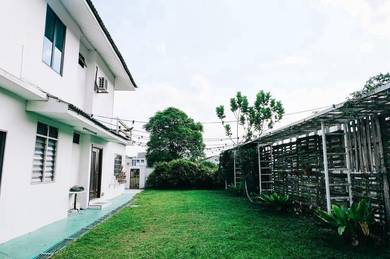 Renovated Full furnishTaman Bukit Kempas 2 storey Bungalow villa